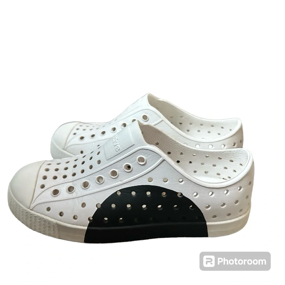 NATIVE Jefferson Circle Unisex Slip On Lightweight Eva Waterproof Shoes Size C13